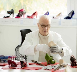 MANOLO: The Boy Who made Shoes for Lizards